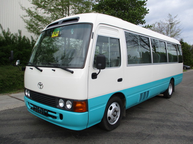 رحلات الحافلات